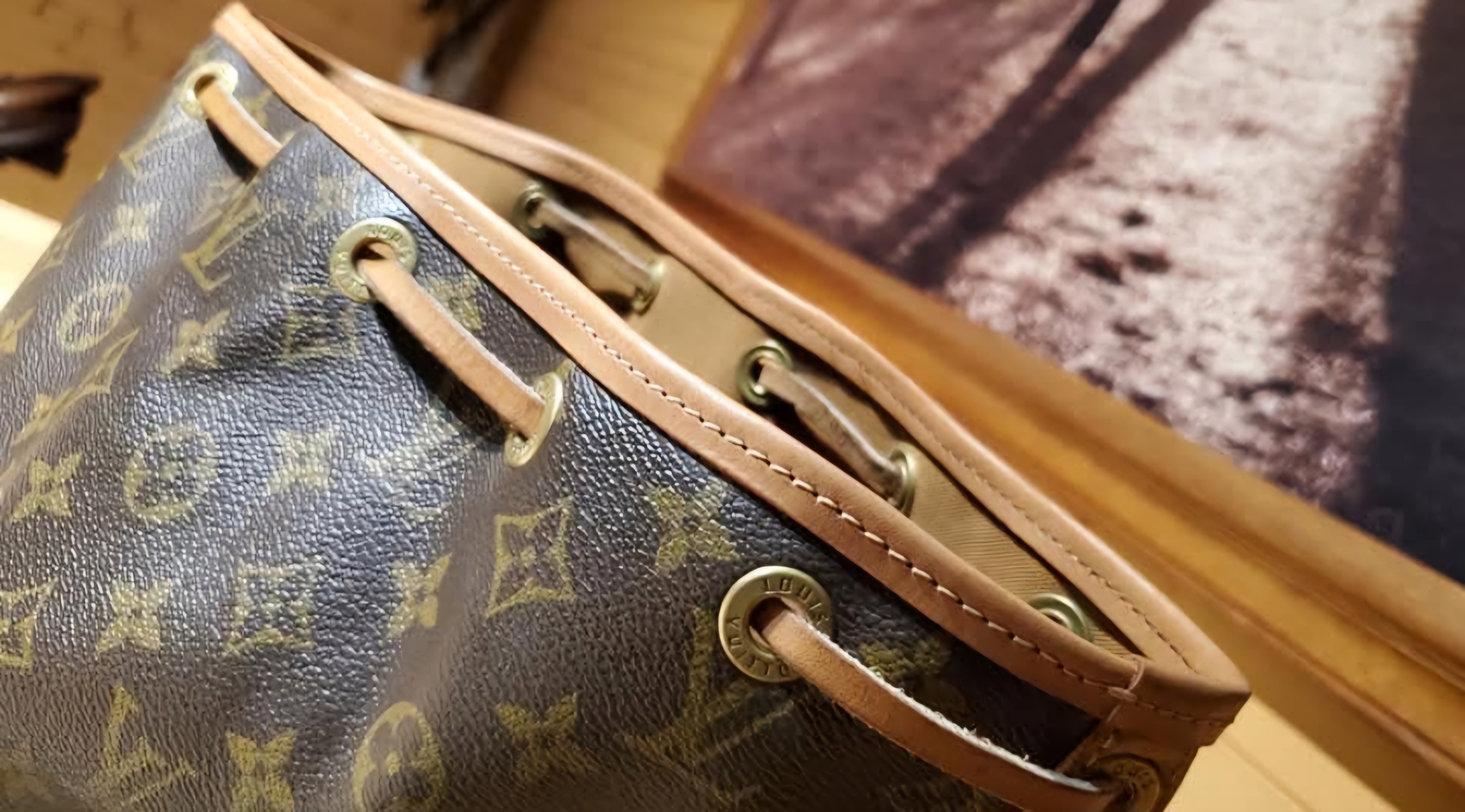 Vêtements et maroquinerie